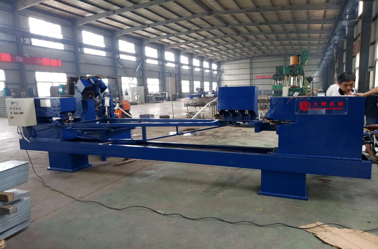 新鄉(xiāng)市大野機(jī)械制造有限公司對(duì)料塔扇形彎邊機(jī)的開(kāi)發(fā)研制，升級(jí)換代的變化。